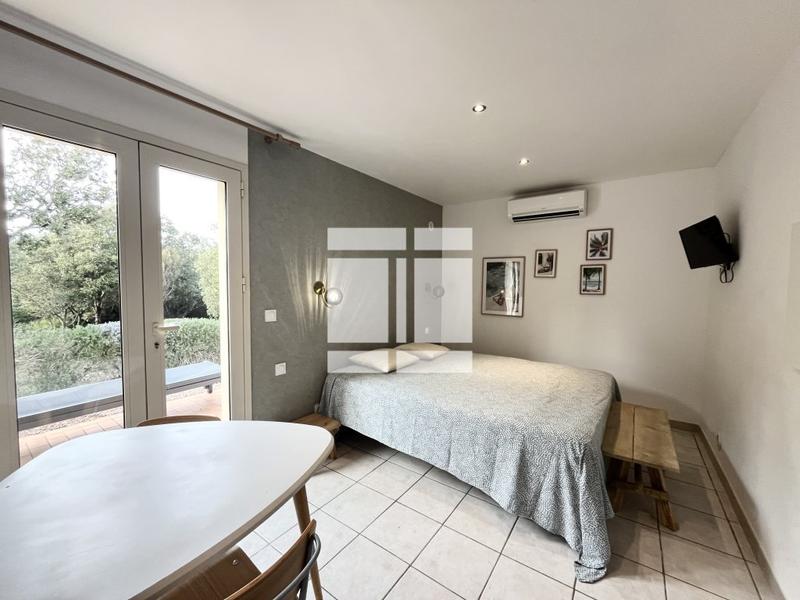 Propriété - 304 m² - 12 pièces