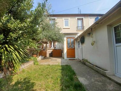 Maison - 98 m² - 6 pièces