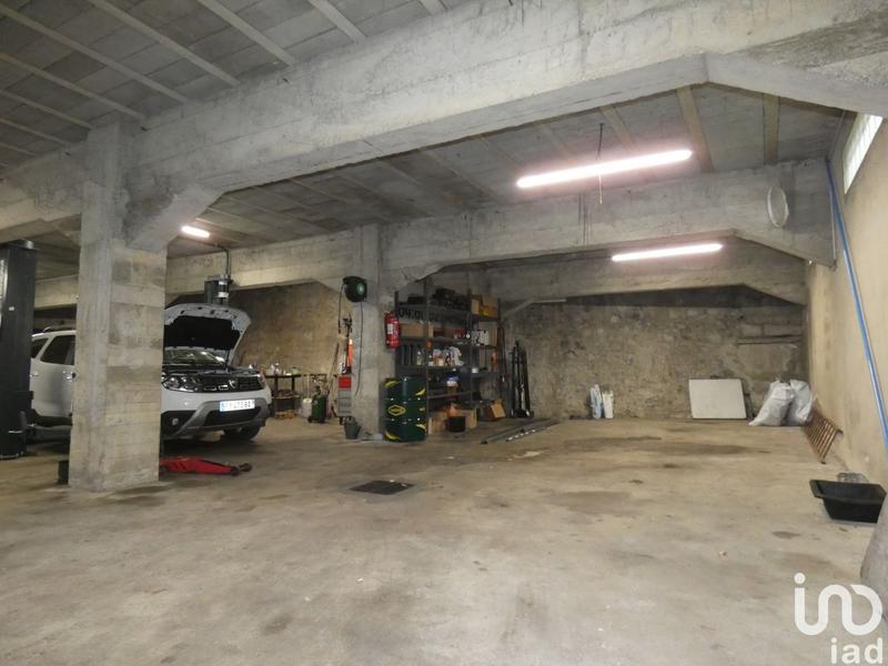 Local commercial - 684 m²