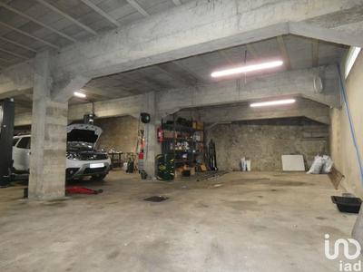 Local commercial - 684 m²