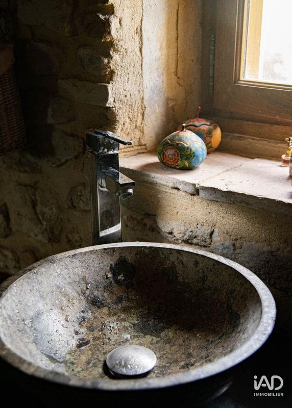 Maison - 668 m² - 27 pièces