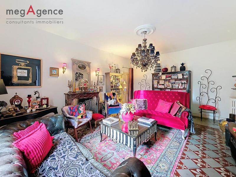 Maison - 200 m² - 10 pièces