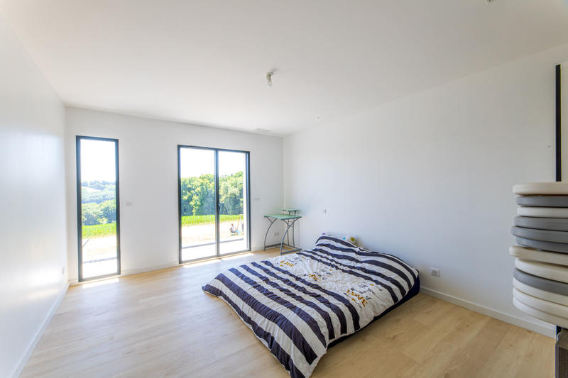 Maison - 297 m² - 9 pièces