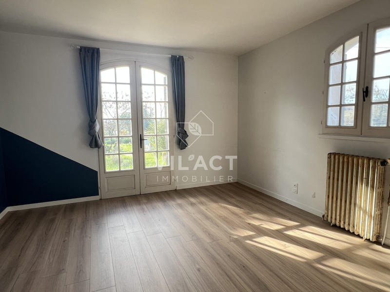 Maison - 222 m² - 7 pièces