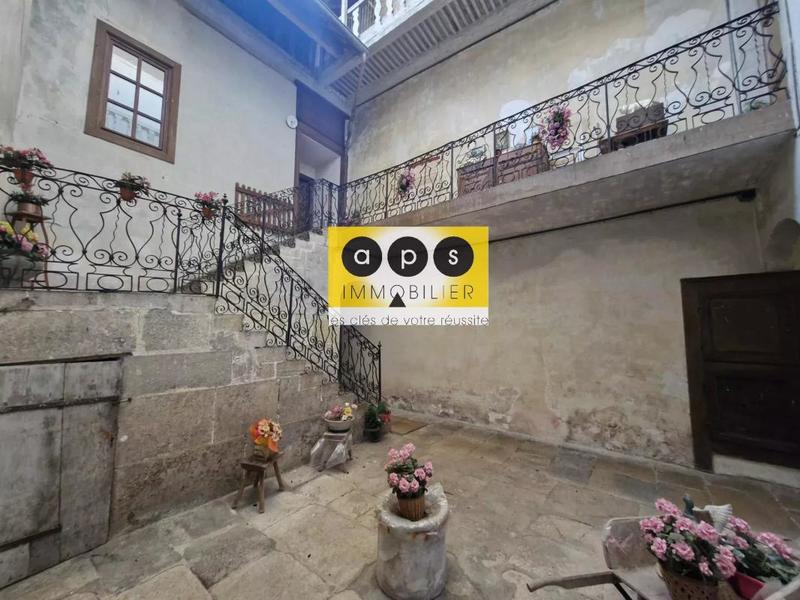 Maison de ville - 214 m² - 11 pièces