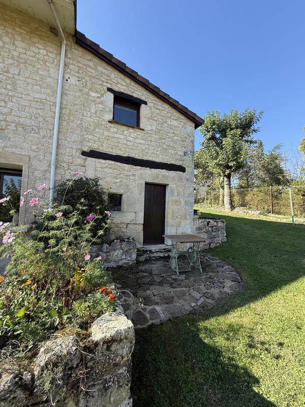 Maison en pierre - 279 m² - 6 pièces
