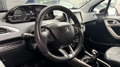 Peugeot 2008 1.2 110 Cross Urban / 2eme Main Distri Neuve