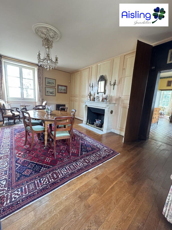 Maison ancienne - 196 m² - 8 pièces