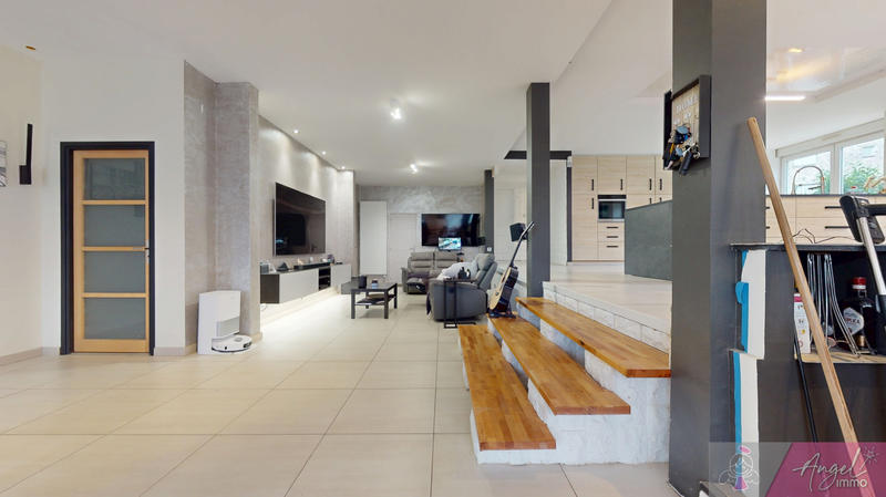 Maison - 476 m² - 10 pièces