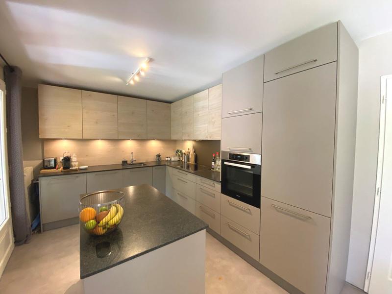 Maison - 230 m² - 10 pièces