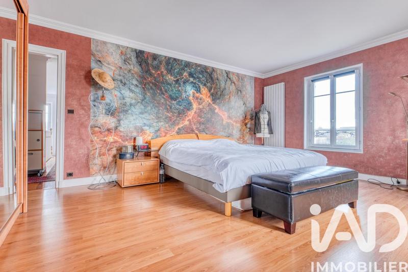 Maison - 250 m² - 7 pièces