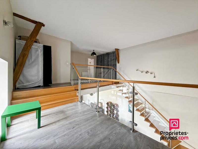 Maison - 234 m² - 9 pièces