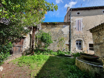 Maison de village - 225 m² - 8 pièces