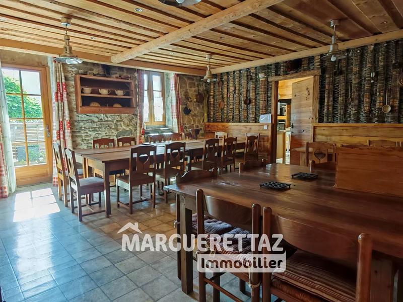 Gîte - 547 m² - 17 pièces