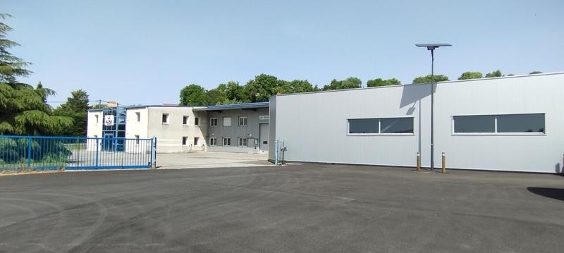 Entrepôt - 2 000 m² - 20 pièces