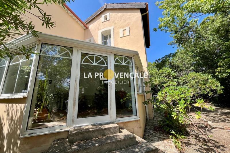 Demeure - 265 m² - 8 pièces