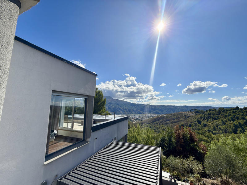 Maison - 287 m² - 7 pièces