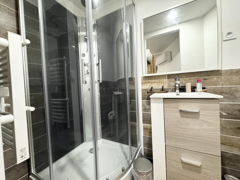 Villa - 243 m² - 7 pièces