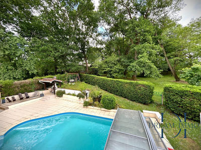 Maison traditionnelle - 143 m² - 5 pièces