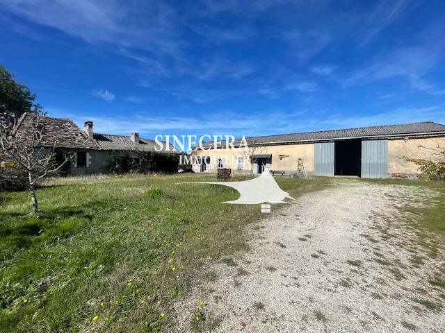 Maison - 340 m² - 5 pièces