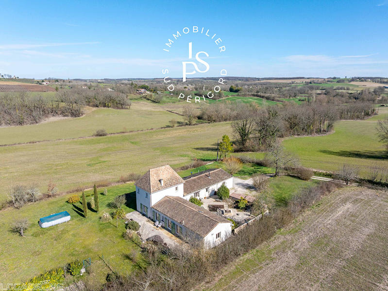 Maison - 212 m² - 8 pièces