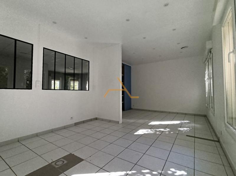 Bureau - 107 m² - 6 pièces