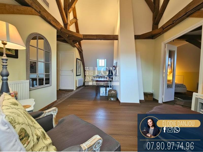 Demeure - 265 m² - 7 pièces