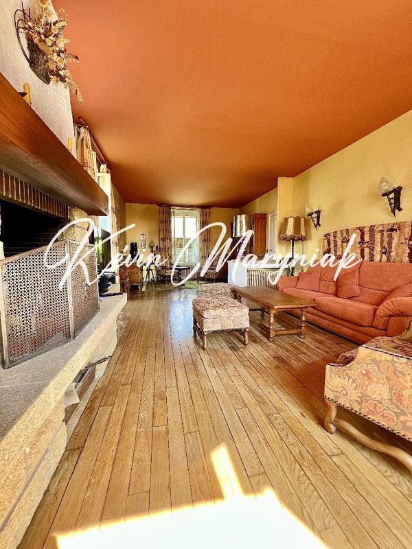 Maison - 296 m² - 6 pièces