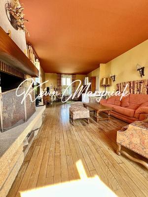 Maison - 296 m² - 6 pièces