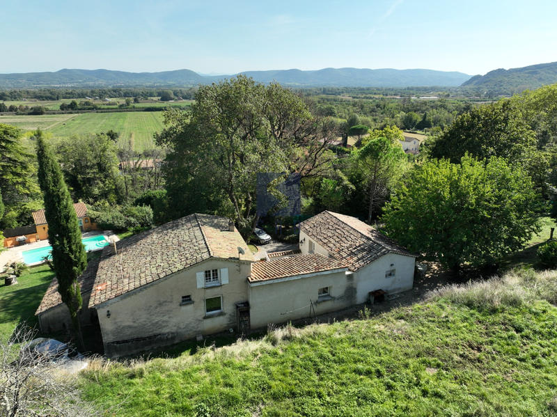 Propriété - 145 m² - 6 pièces