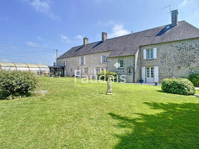 Propriété - 300 m² - 25 pièces