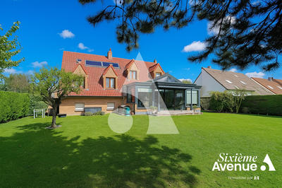 Maison - 185 m² - 8 pièces