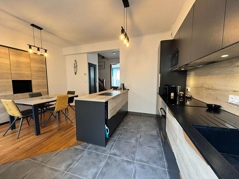 Maison - 142 m² - 7 pièces