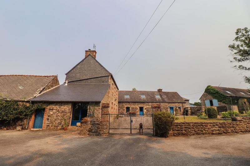 Maison - 226 m² - 7 pièces