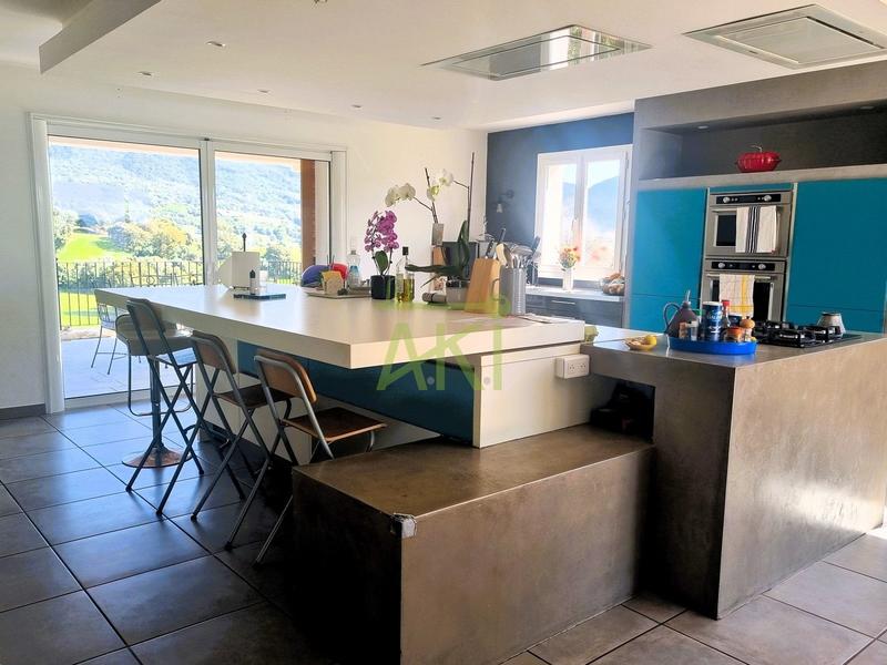 Maison - 376 m² - 7 pièces