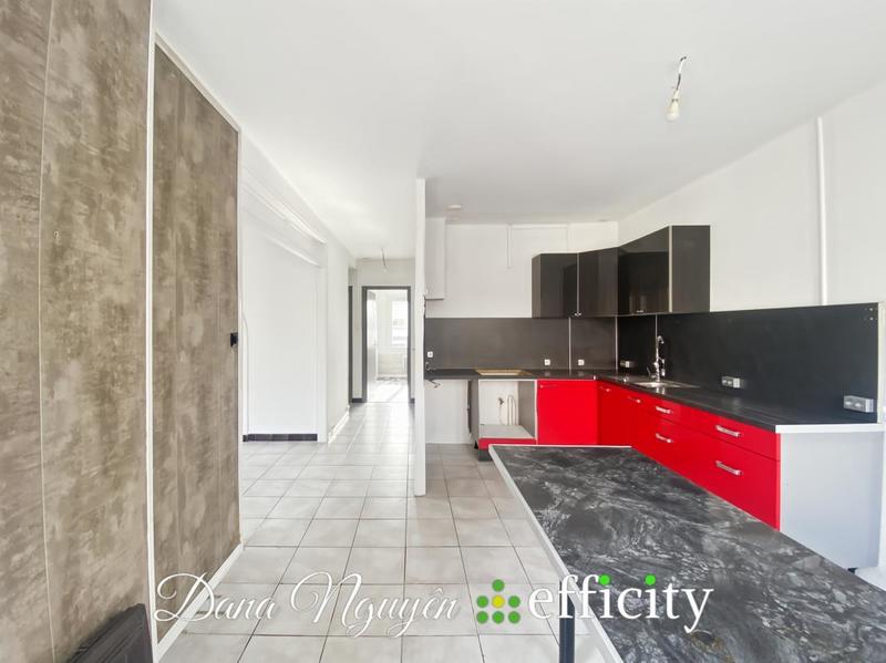 Maison - 74 m² - 4 pièces