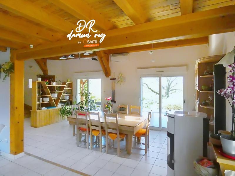 Maison - 174 m² - 8 pièces