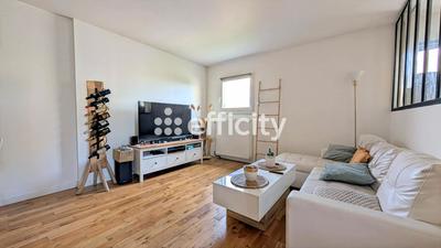 Appartement - 90 m² - 4 pièces