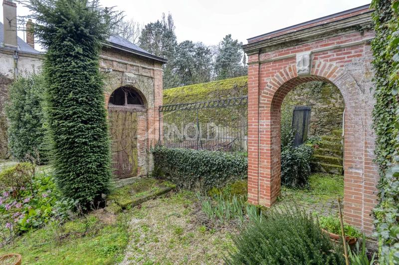 Maison - 463 m² - 15 pièces