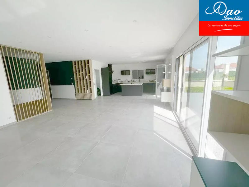 Maison - 150 m² - 5 pièces