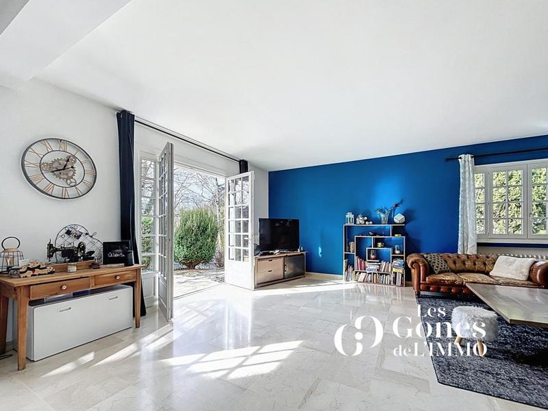 Propriété - 340 m² - 7 pièces