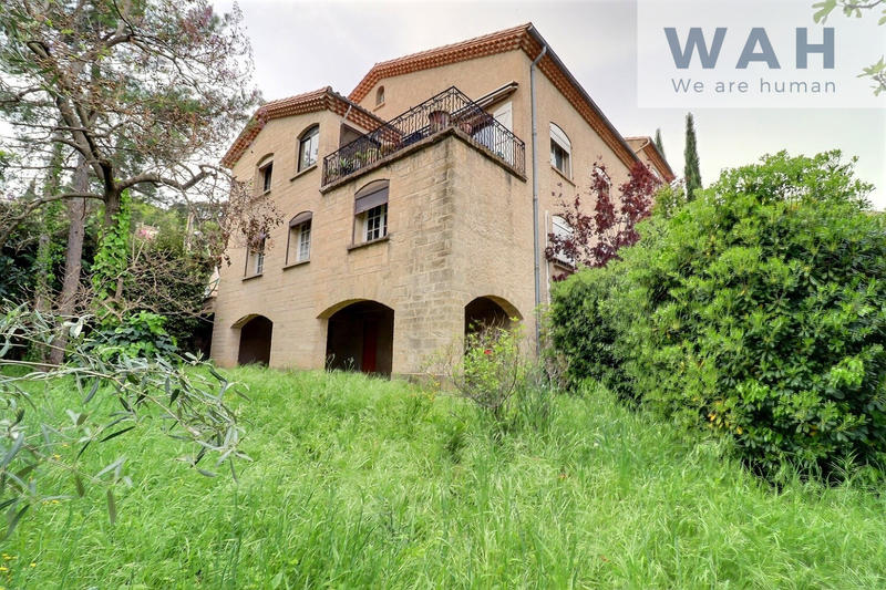 Villa - 364 m² - 9 pièces