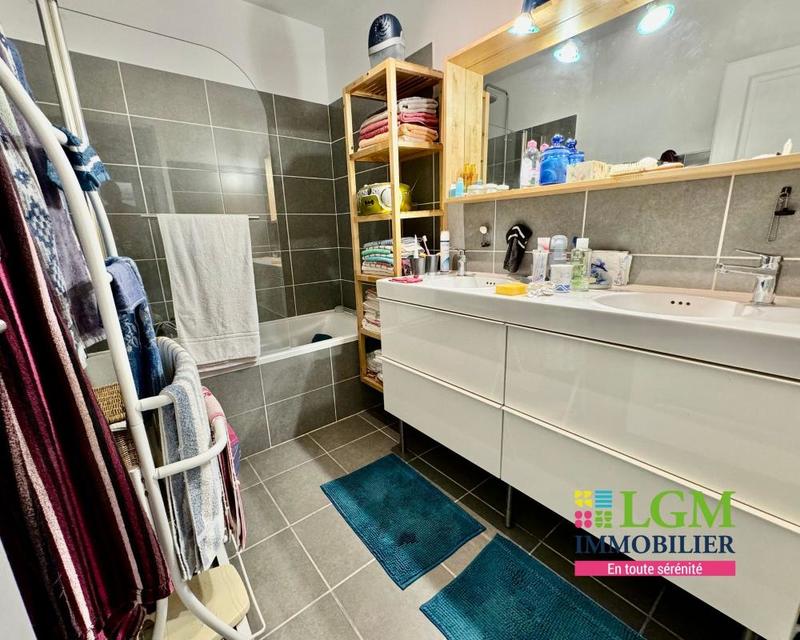 Maison - 93 m² - 4 pièces