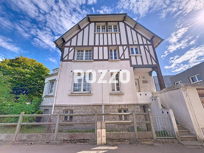 Maison - 224 m² - 8 pièces