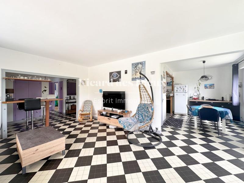 Maison - 201 m² - 7 pièces