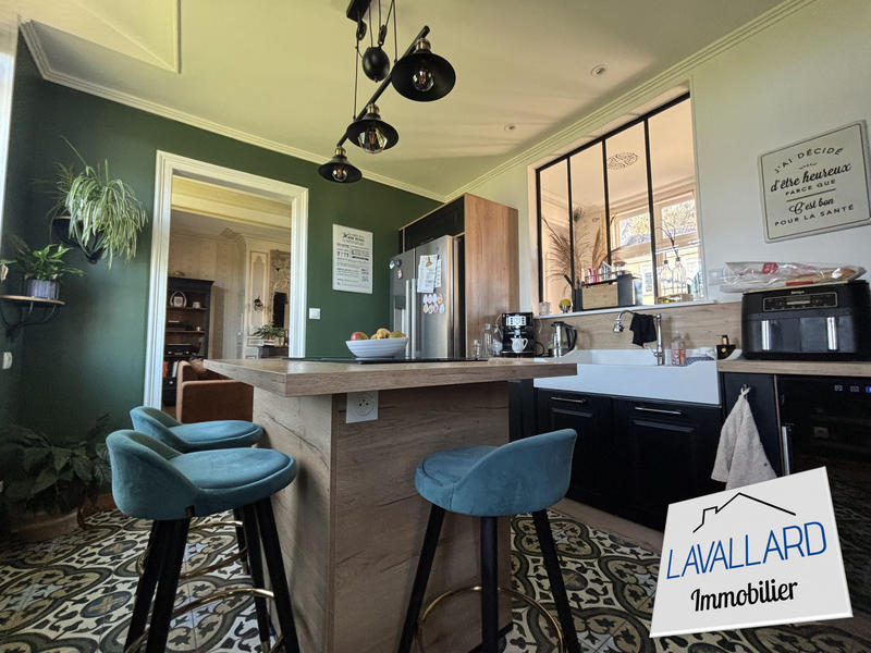 Château - 240 m² - 7 pièces