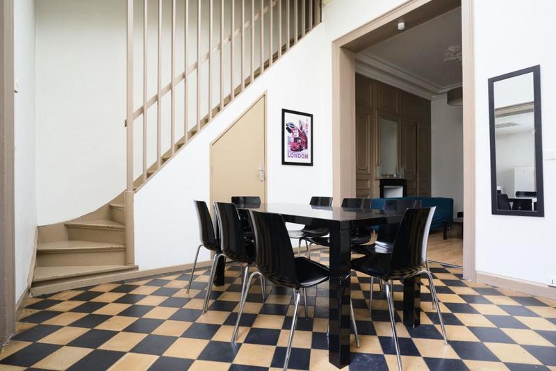 Maison - 141 m² - 7 pièces