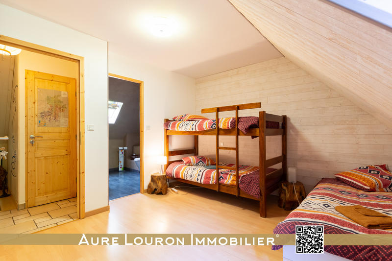 Maison - 196 m² - 7 pièces