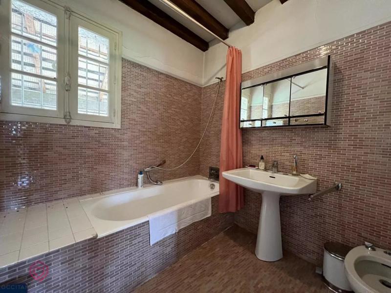 Propriété - 227 m² - 7 pièces