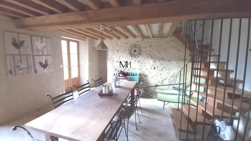 Maison - 320 m² - 18 pièces